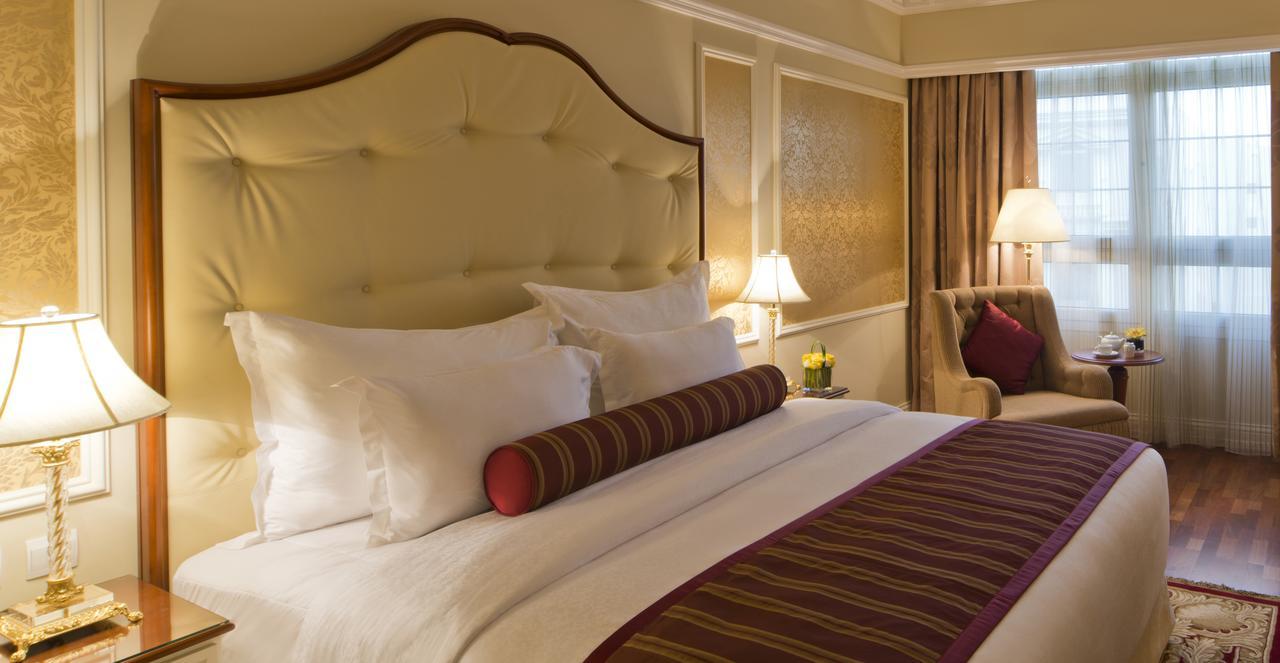 Warwick Doha Hotel Exterior photo A guest room at the Hotel Commonwealth