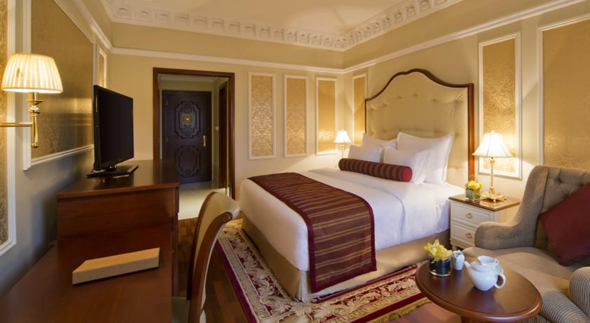 Warwick Doha Hotel Exterior photo