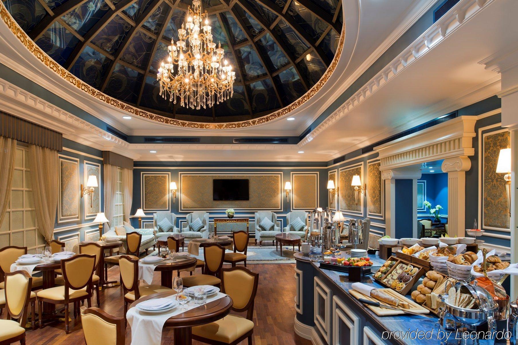 Warwick Doha Hotel Exterior photo The restaurant