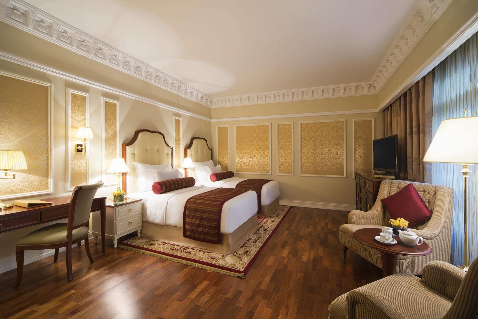 Warwick Doha Hotel Exterior photo Deluxe Room