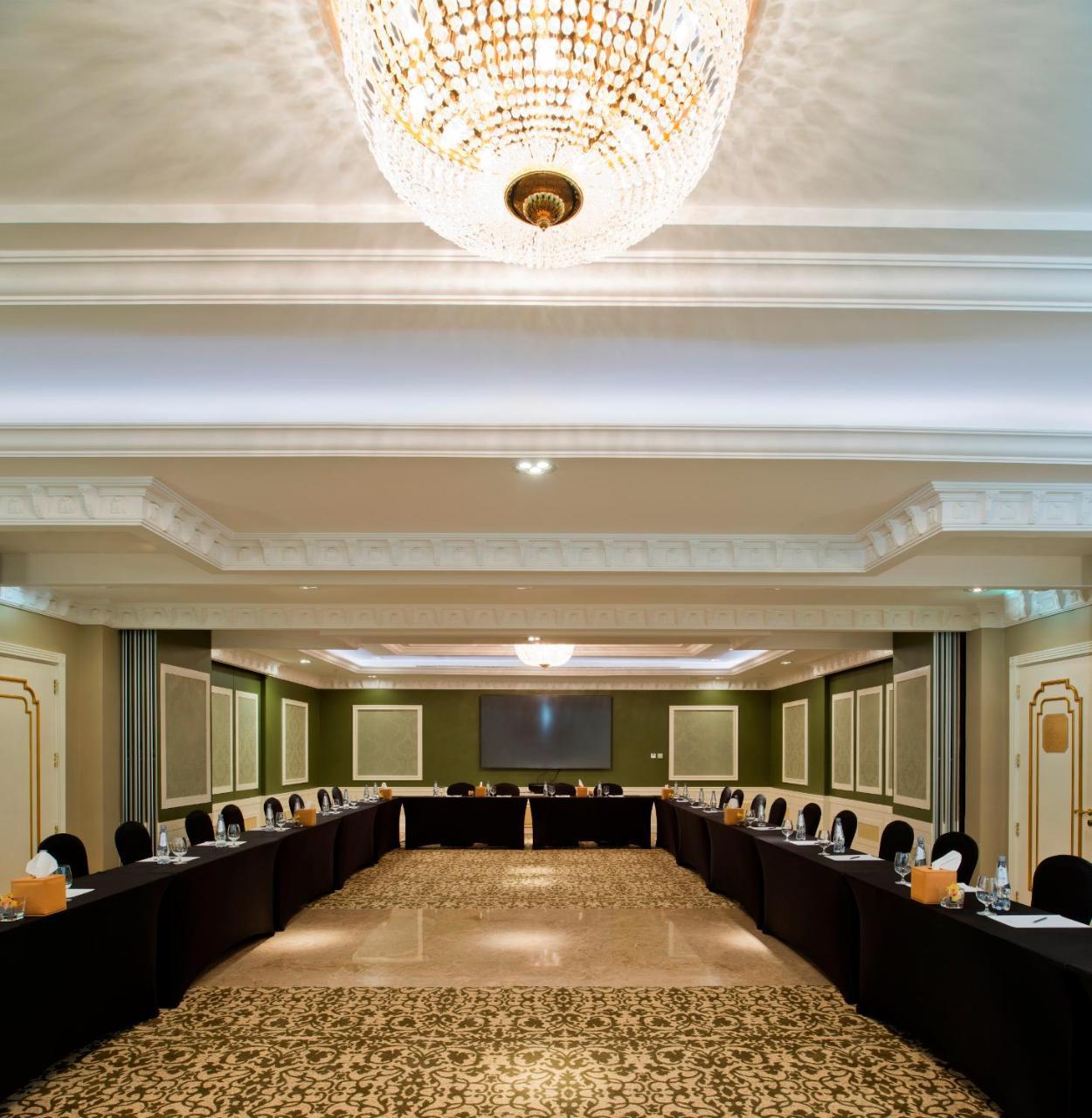 Warwick Doha Hotel Exterior photo Meeting room