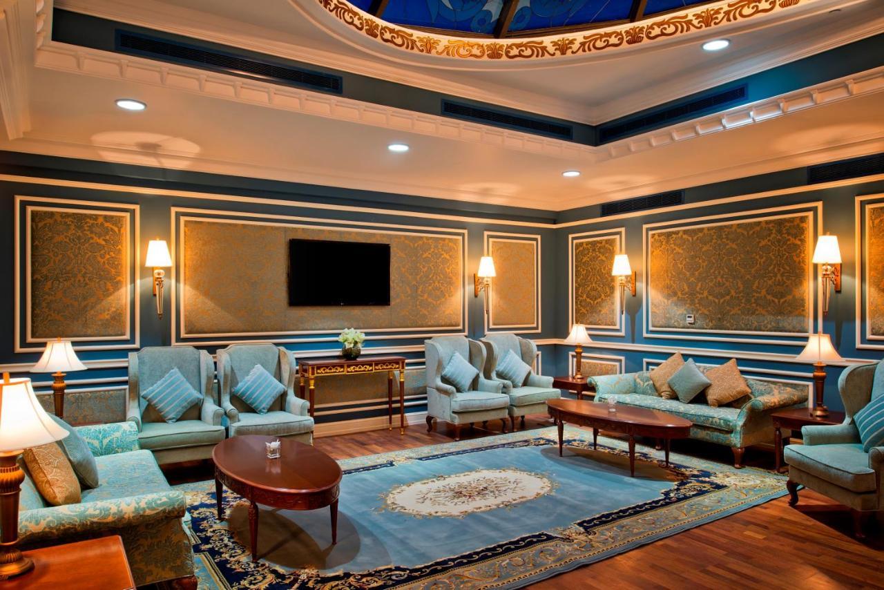 Warwick Doha Hotel Exterior photo The lounge at the airport